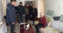【市城市燃熱集團富泰熱力】光明分公司黨支部聯合社區(qū)慰問轄區(qū)困難群眾